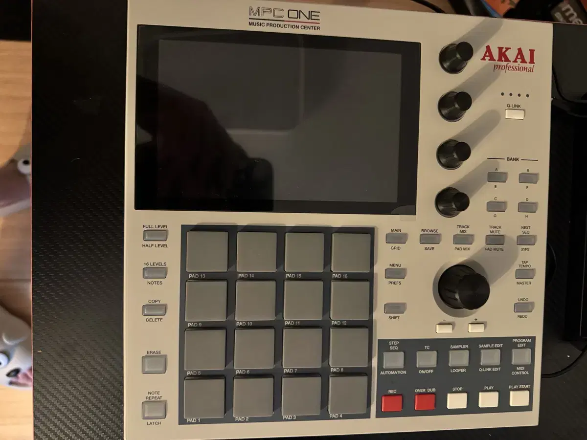 (급처)Akai mpc one 레트로 에디션